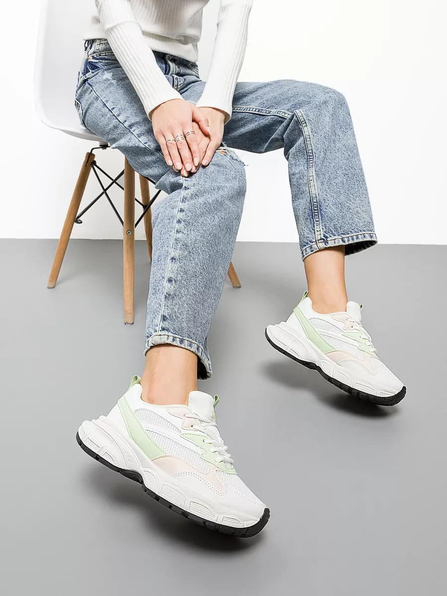 Кроссовки белые на платформе