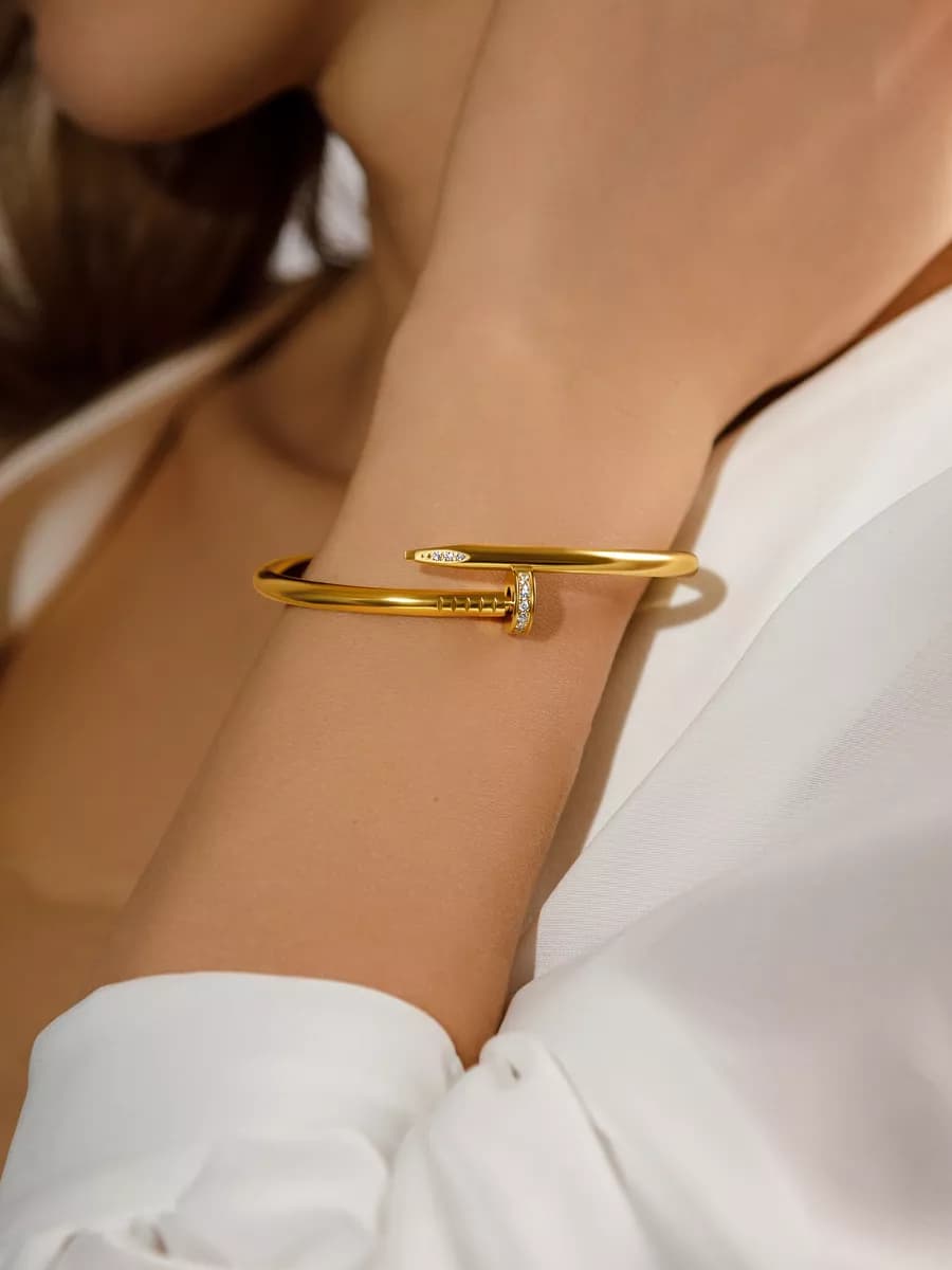 Браслет на руку гвоздь