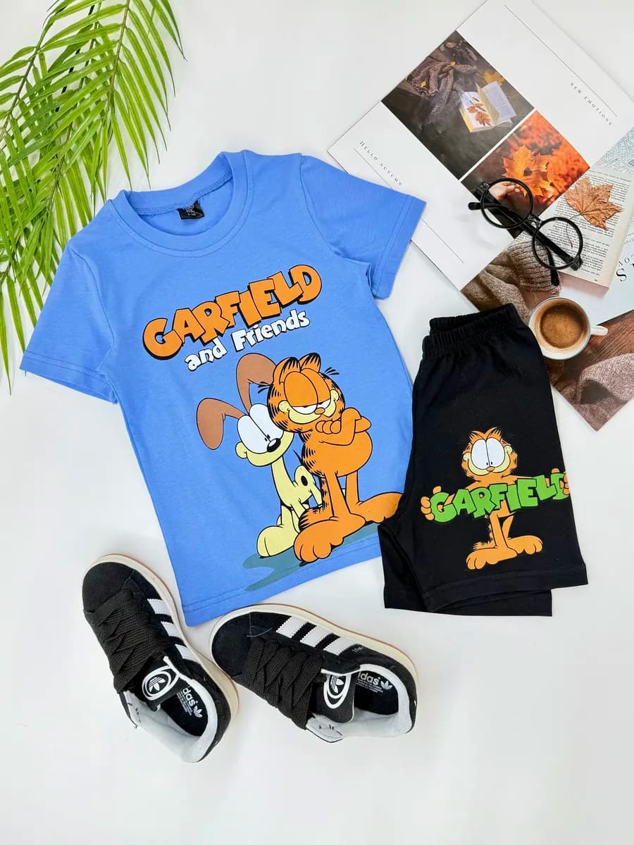 Костюм с шортами и футболкой