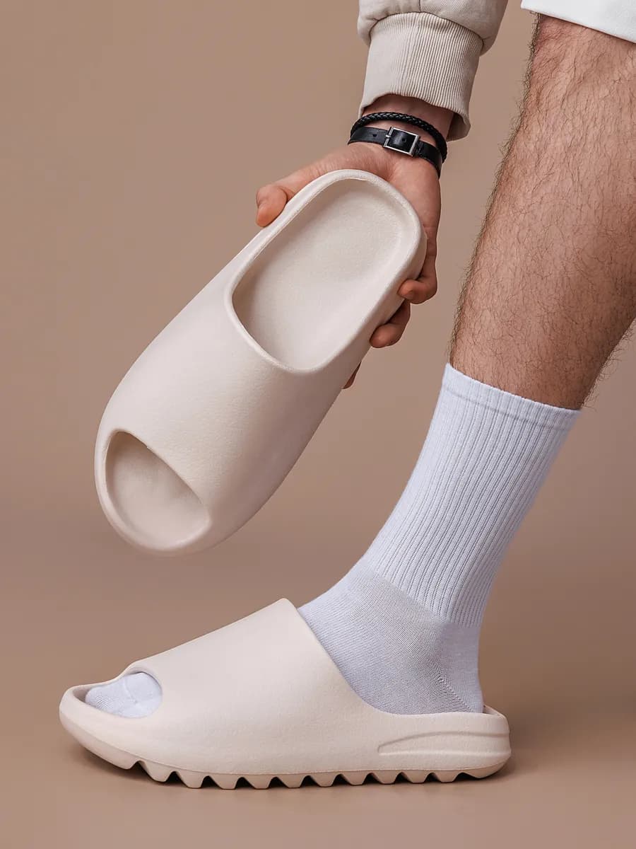 Резиновые шлепанцы