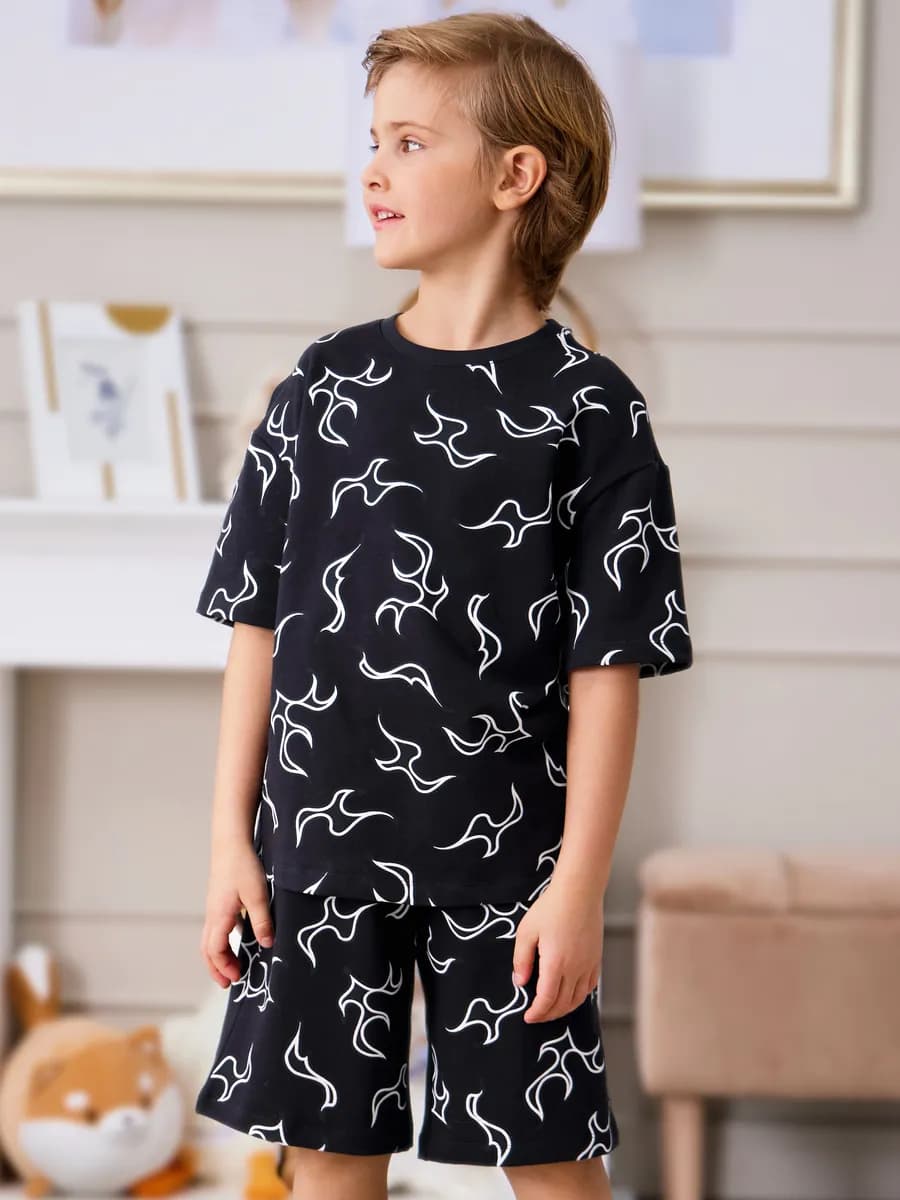 Костюм для мальчика с шортами свободного кроя