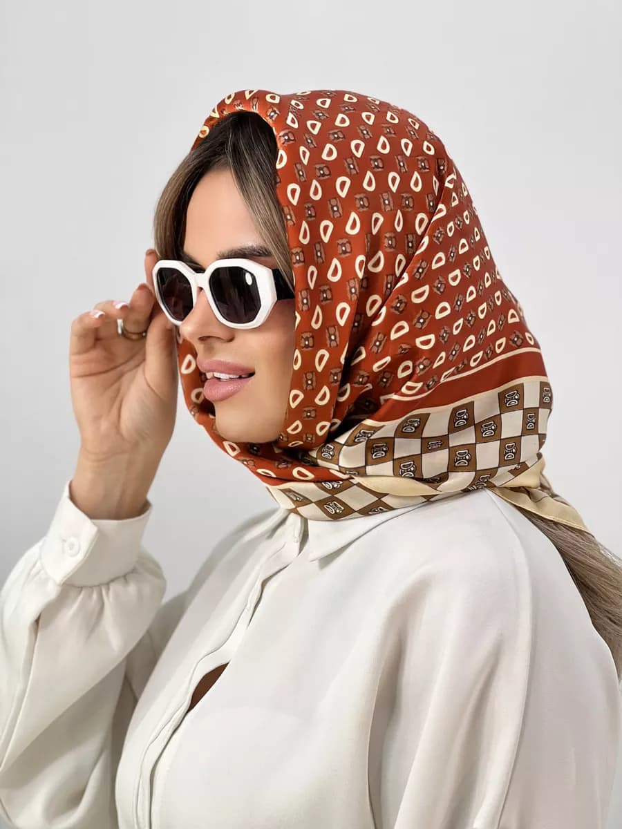 Платок шелковый на голову и шею