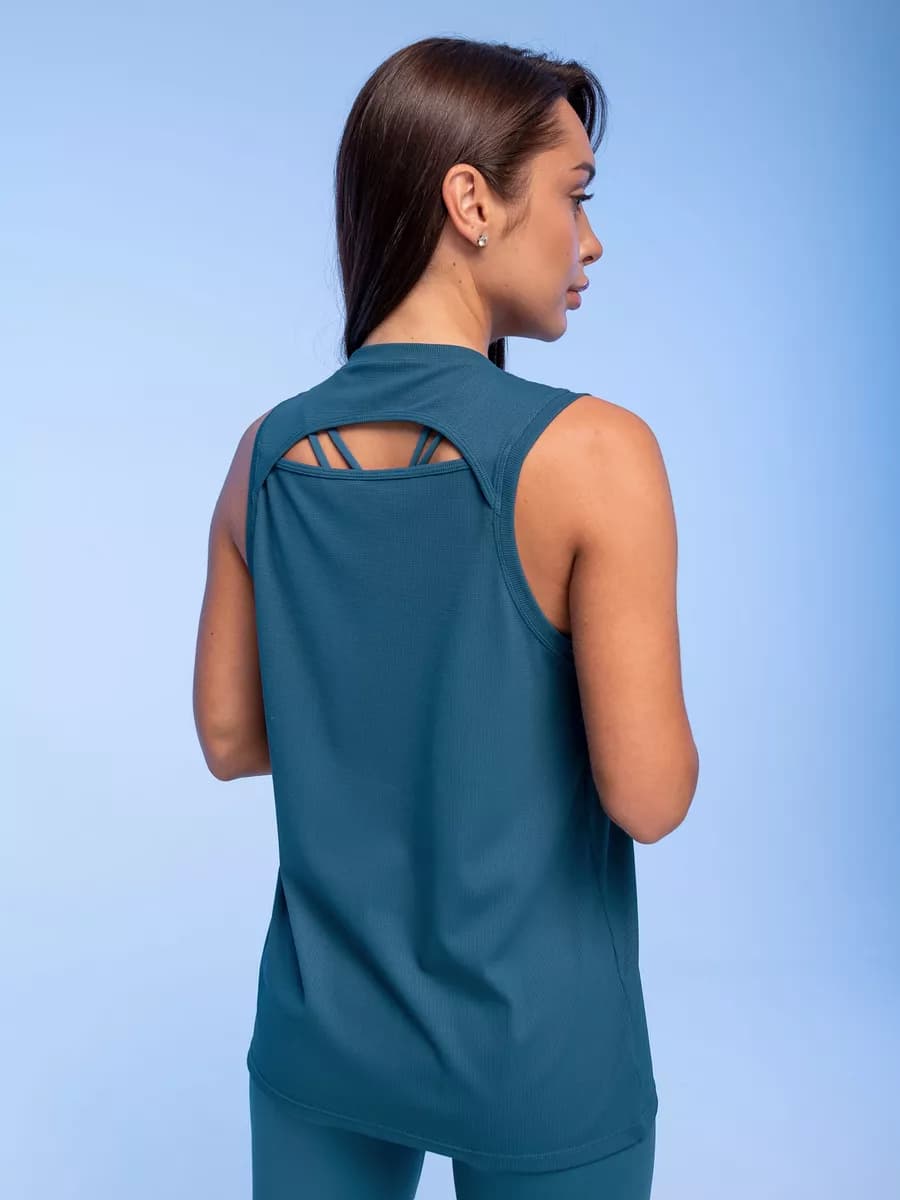 Майка спортивная оверсайз с вырезом