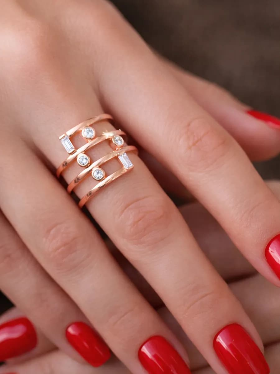 Кольцо бижутерия с камнями позолоченное