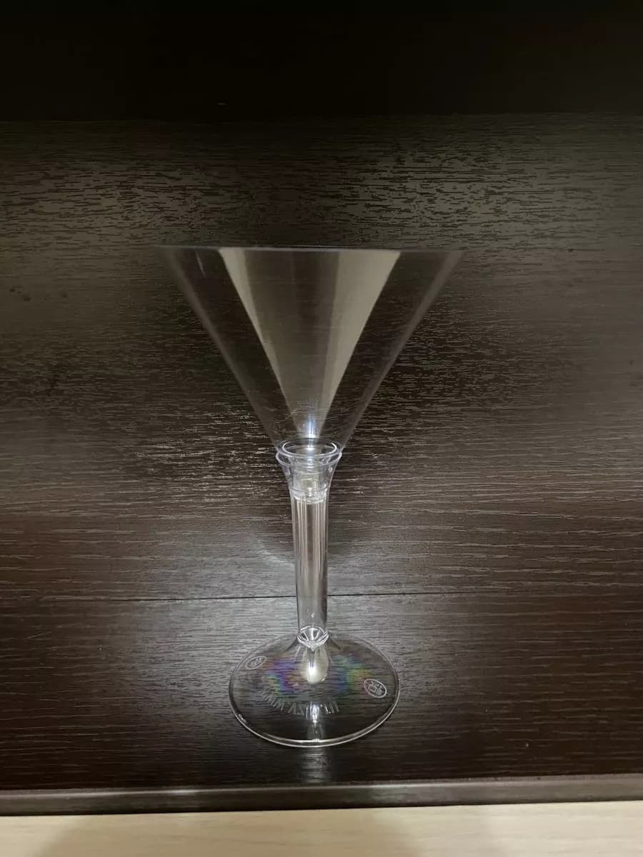 одноразовые бокалы