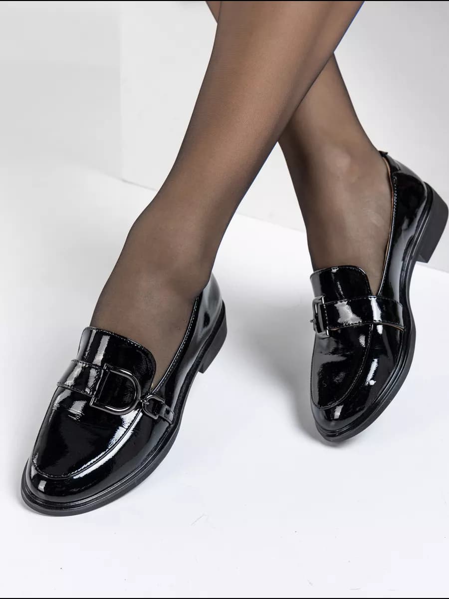 Лоферы женские черные