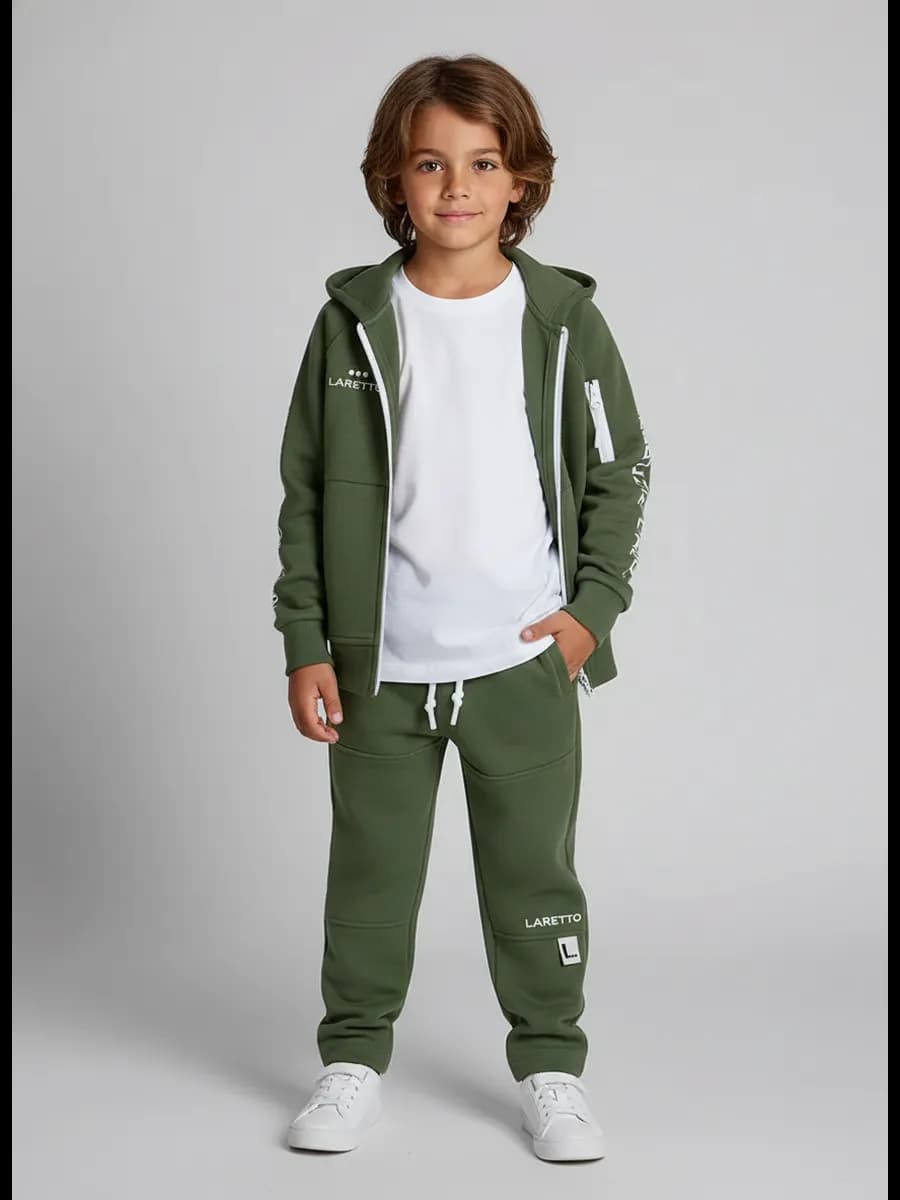 Зеленый спортивный костюм для мальчика в школу