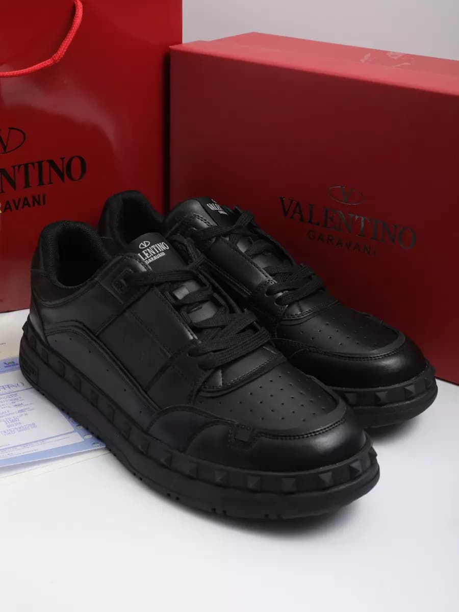 Кроссовки Valentino