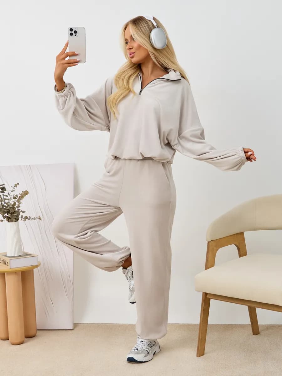 Спортивный костюм с брюками велюровый на молнии оверсайз