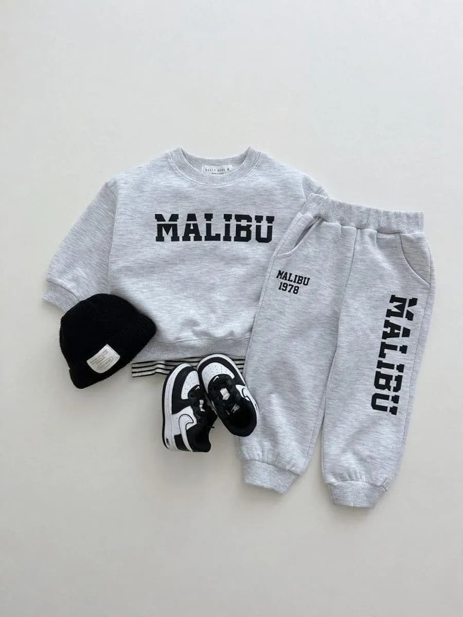 Костюм спортивный трикотажный комплект