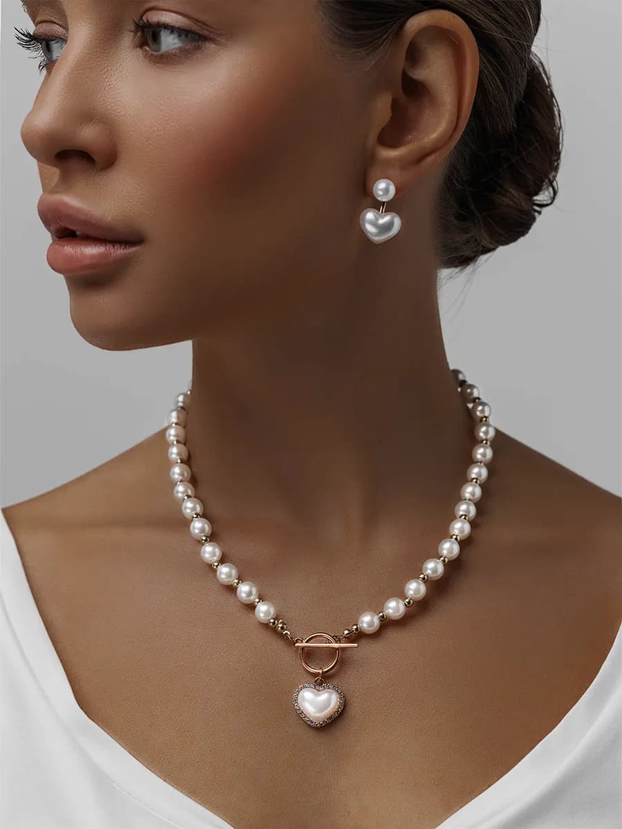 Набор бижутерии чокер жемчуг с сердцем и серьги