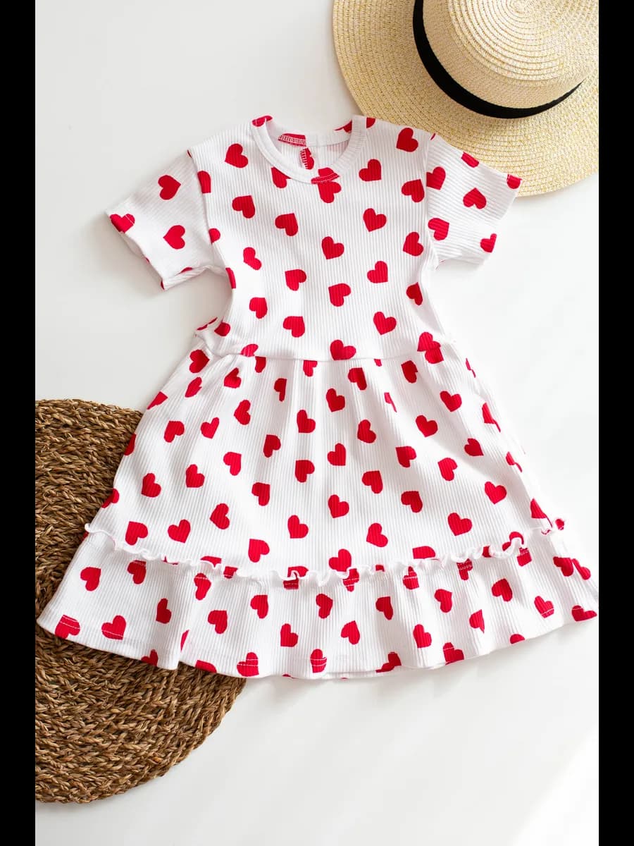 Нарядное платье для девочки в садик с сердечками
