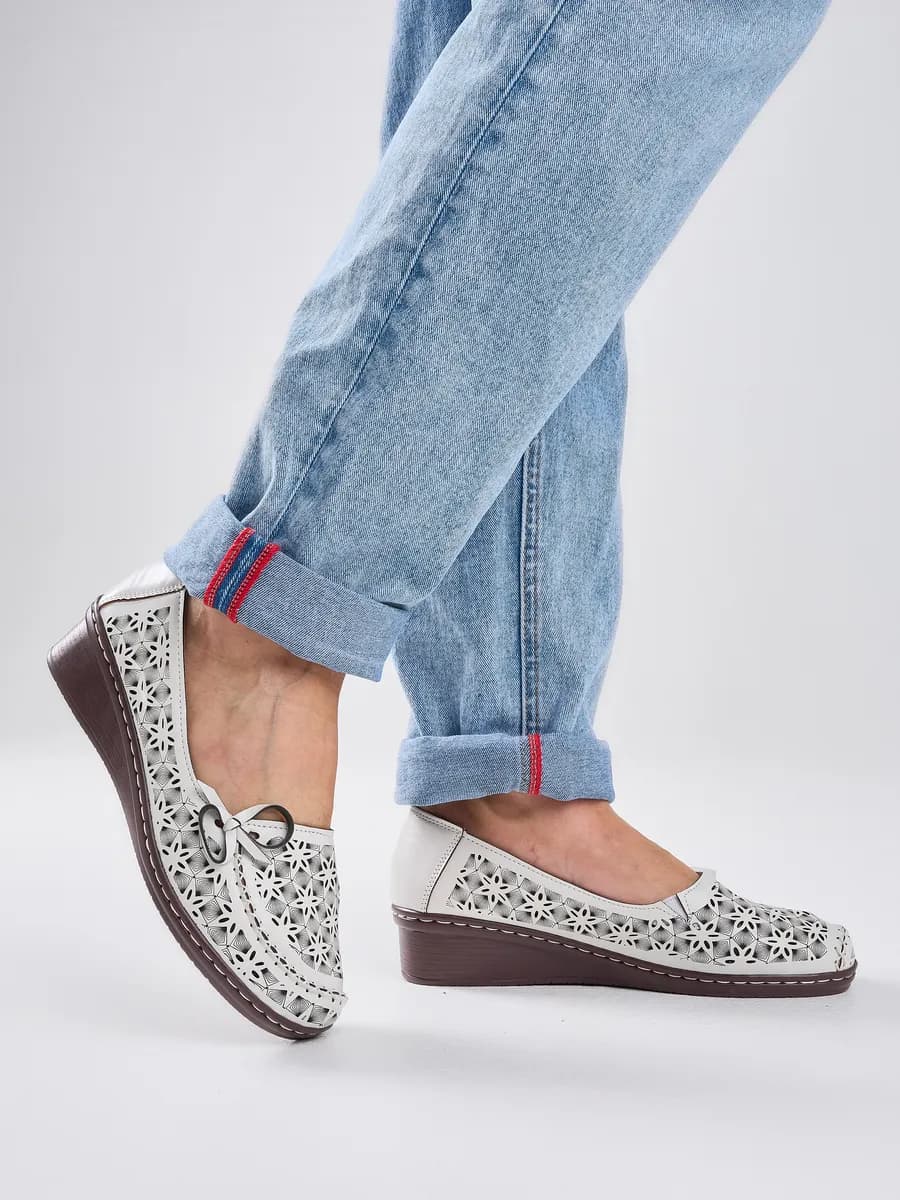 Мокасины на танкетке летние