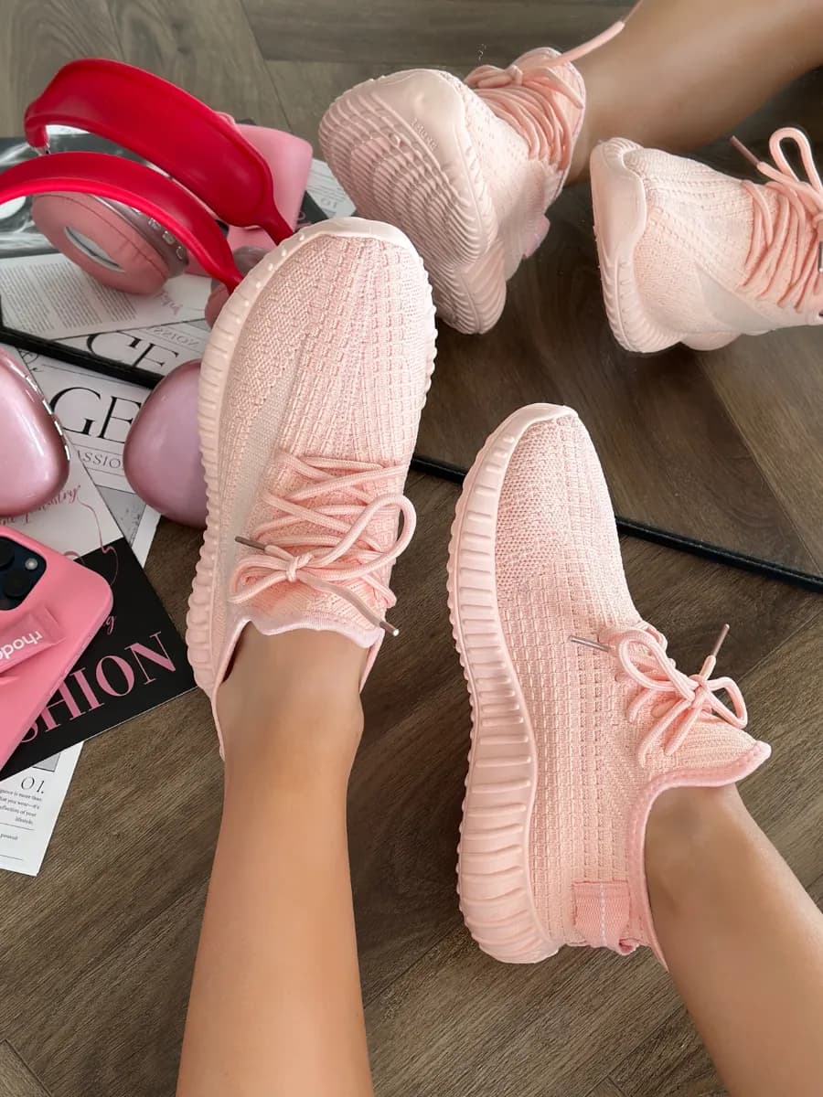 Кроссовки yeezy boost легкие изики