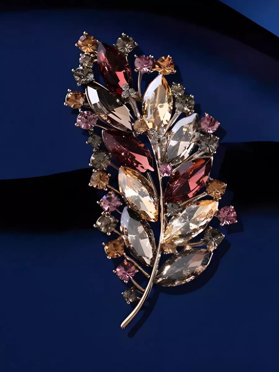 Брошь женская подарок на 8 марта