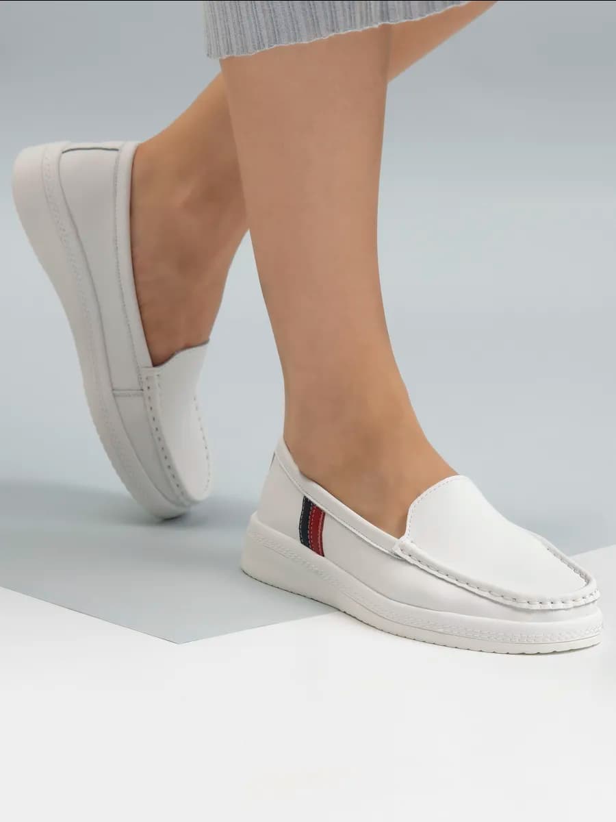 Мокасины женские белые