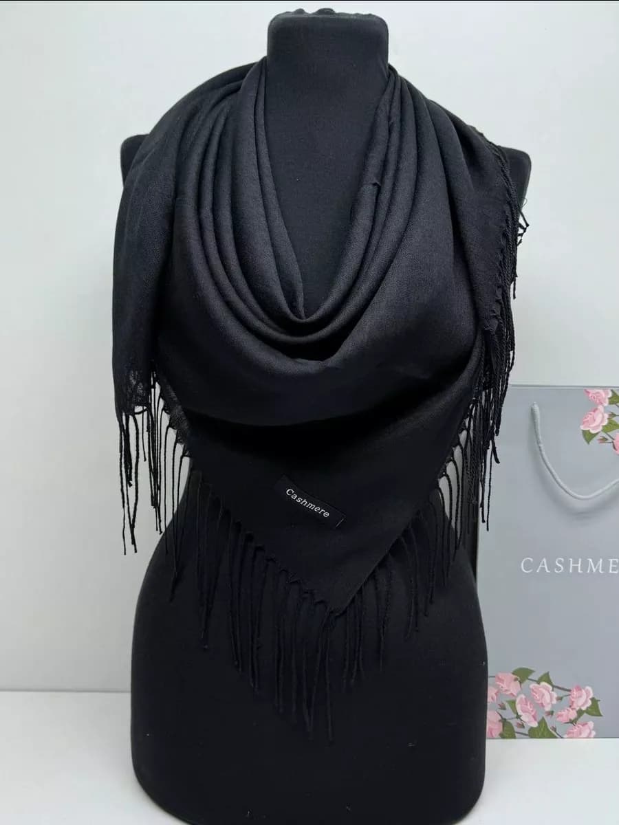 Квадратный платок тонкий