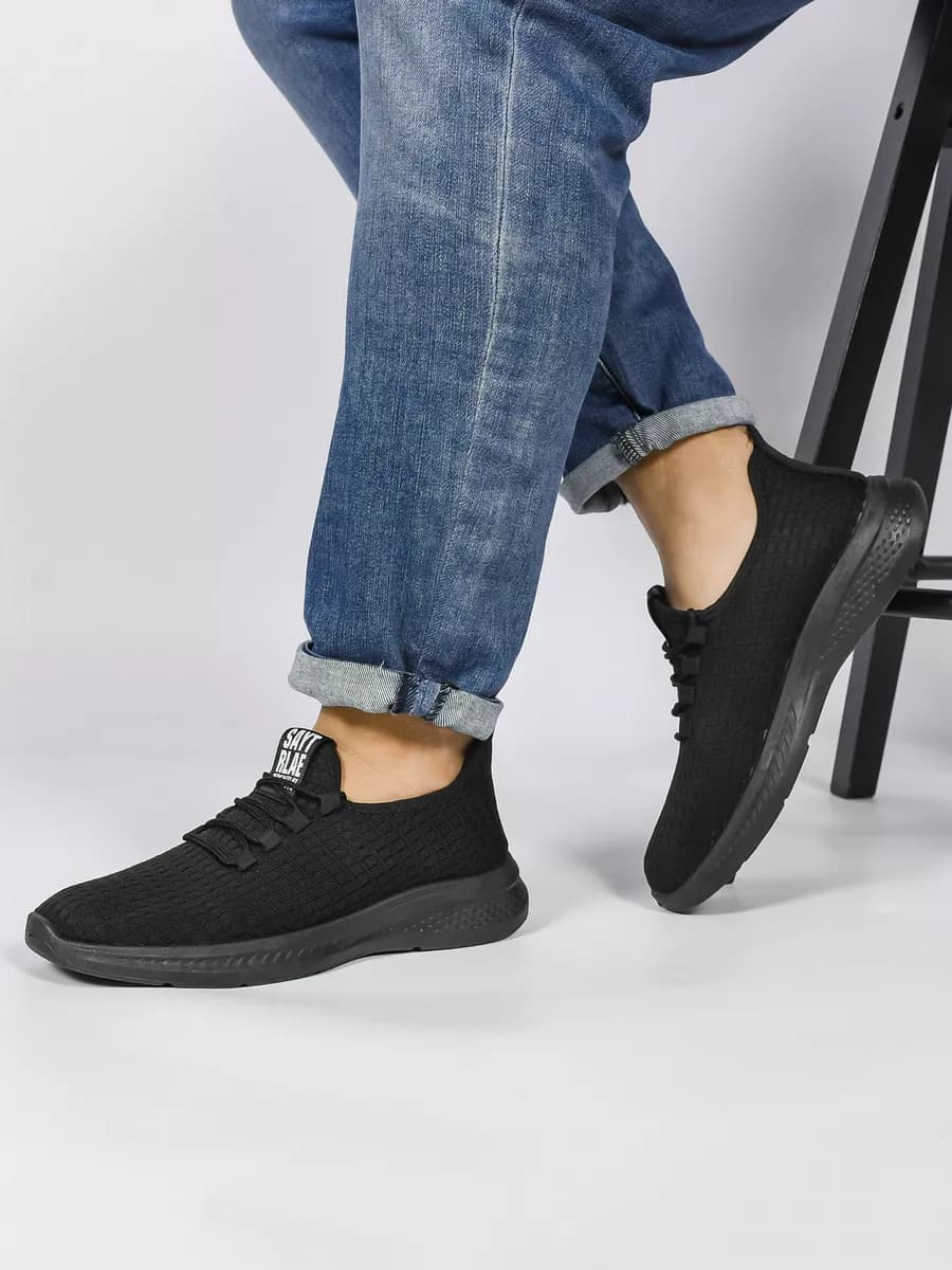 Кроссовки дышащие