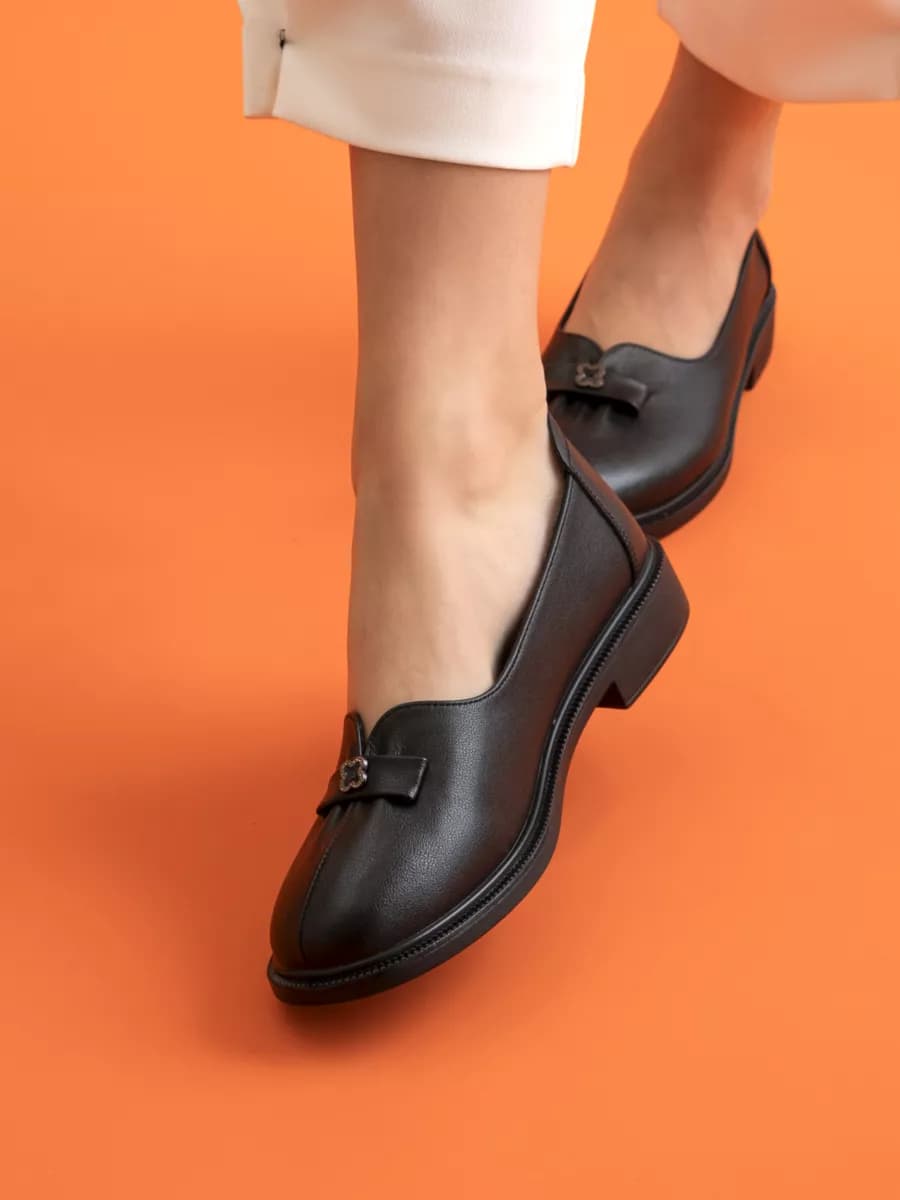 Туфли кожаные на низком каблуке