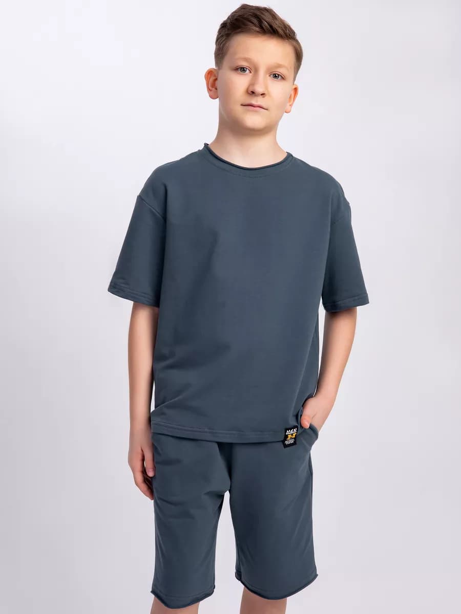 Спортивный костюм с шортами на физкультуру