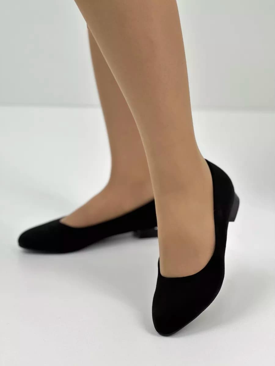 Туфли на низком каблуке