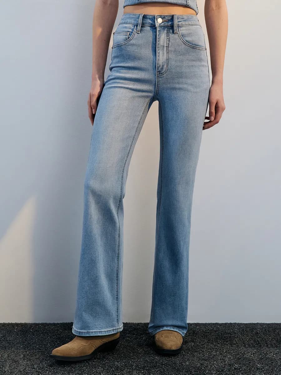 Джинсы клеш с высокой посадкой