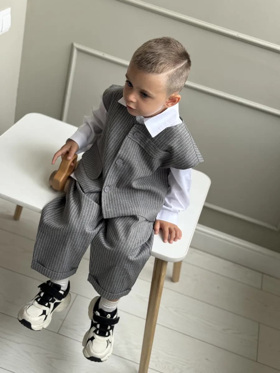 Костюм с жилеткой праздничный в садик