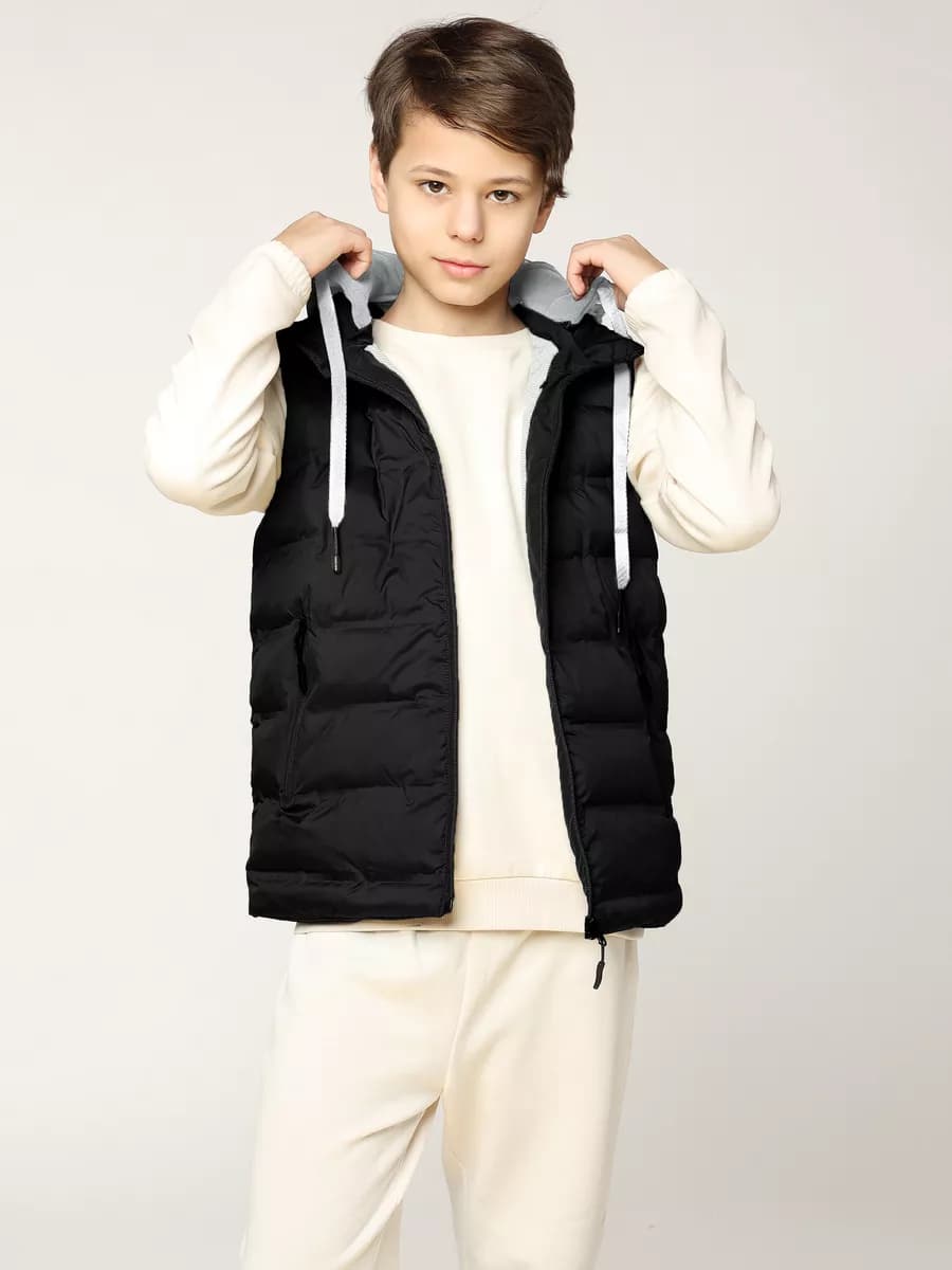 Жилет утепленный с капюшоном осенний весенний