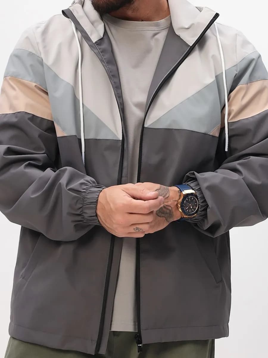 Ветровка с капюшоном осенняя без утеплителя