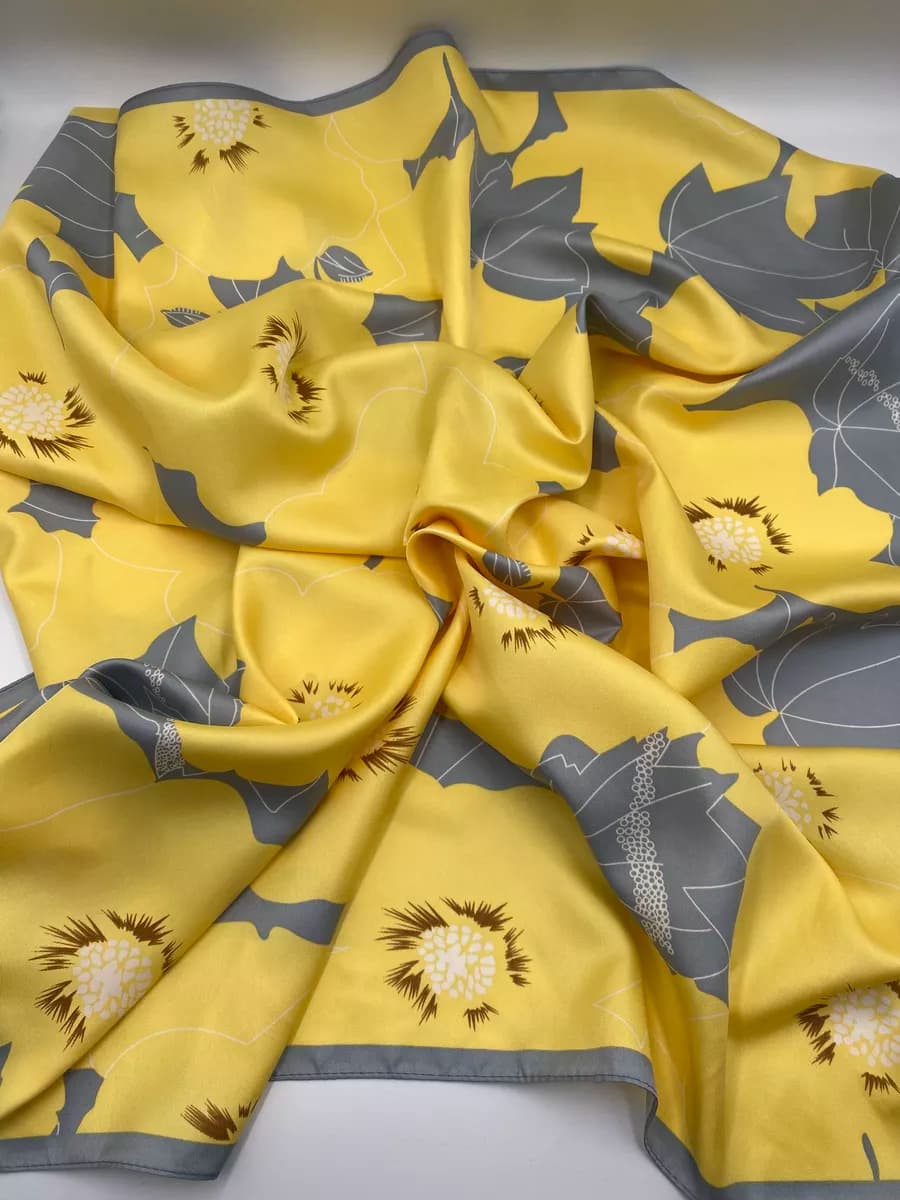 Платок шелковый на голову и шею теплый косынка весна