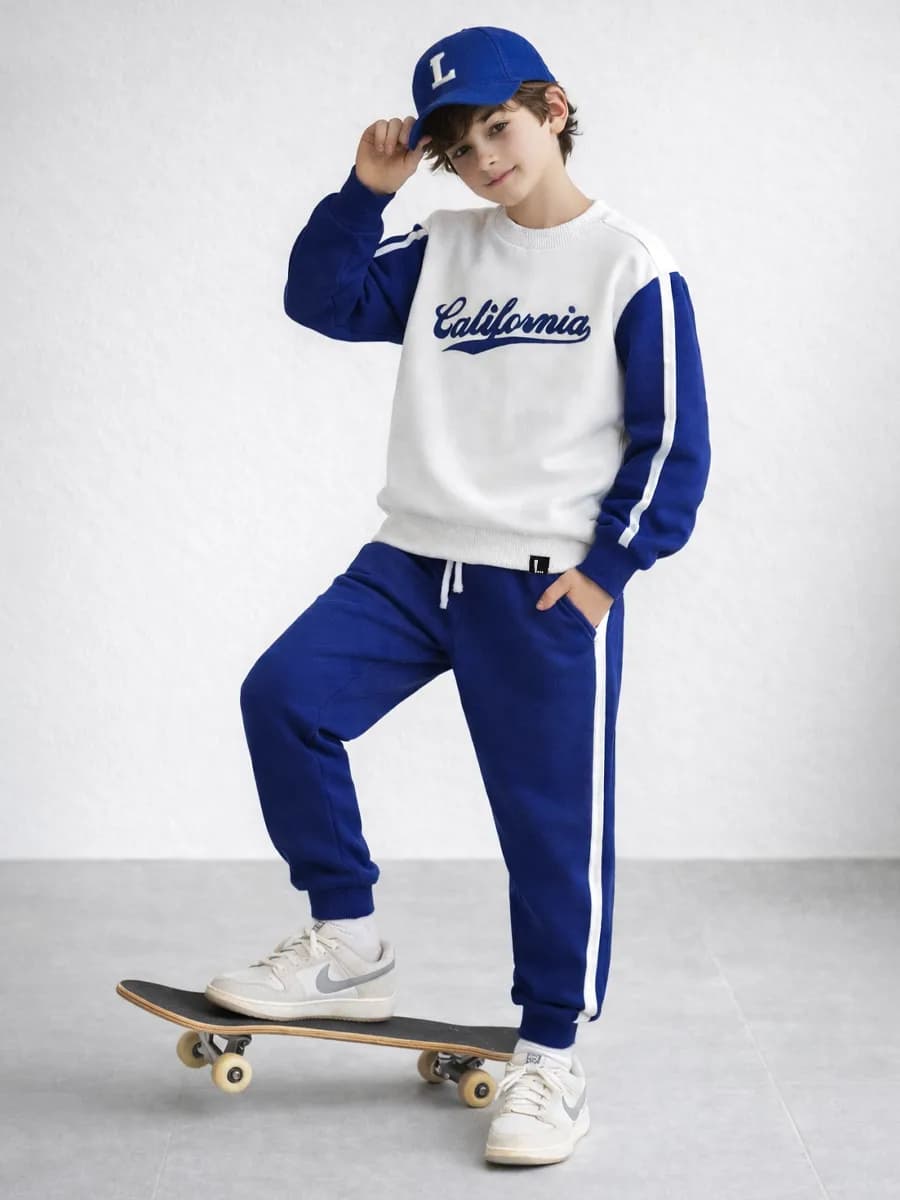 Спортивный костюм для мальчика в школу