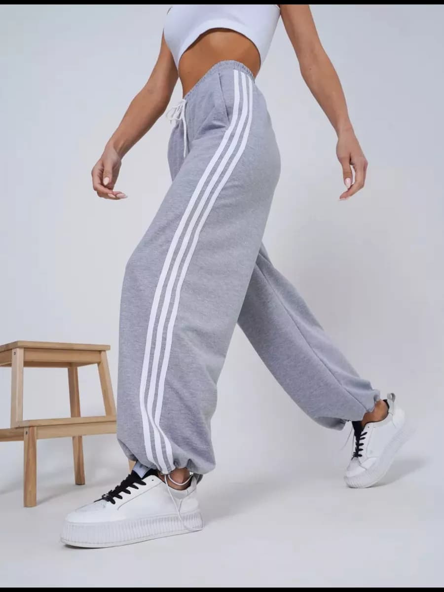 Спортивные штаны широкие