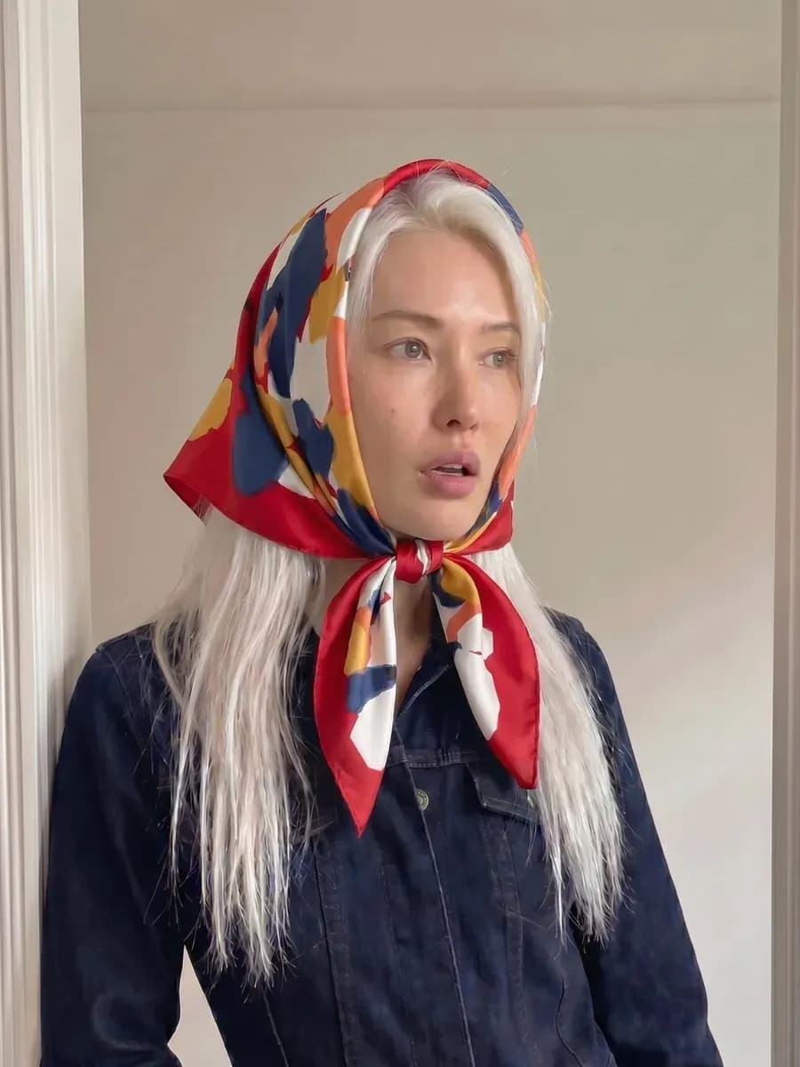 Платок шелковый на голову и шею летний