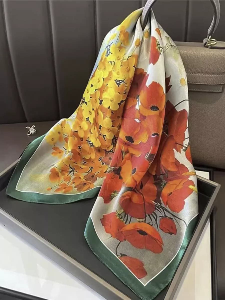 Шелковый платок на голову и шею косинка 70х70