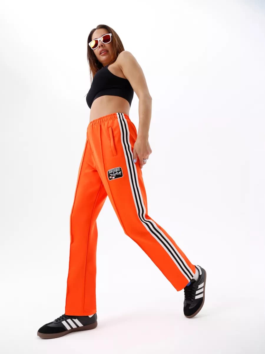 Спортивные брюки прямые с лампасами