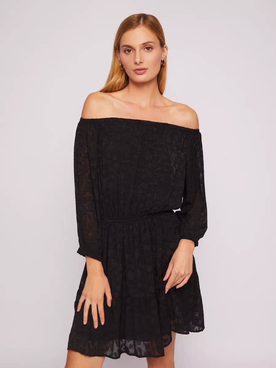 Женское платье с открытыми плечами шифон