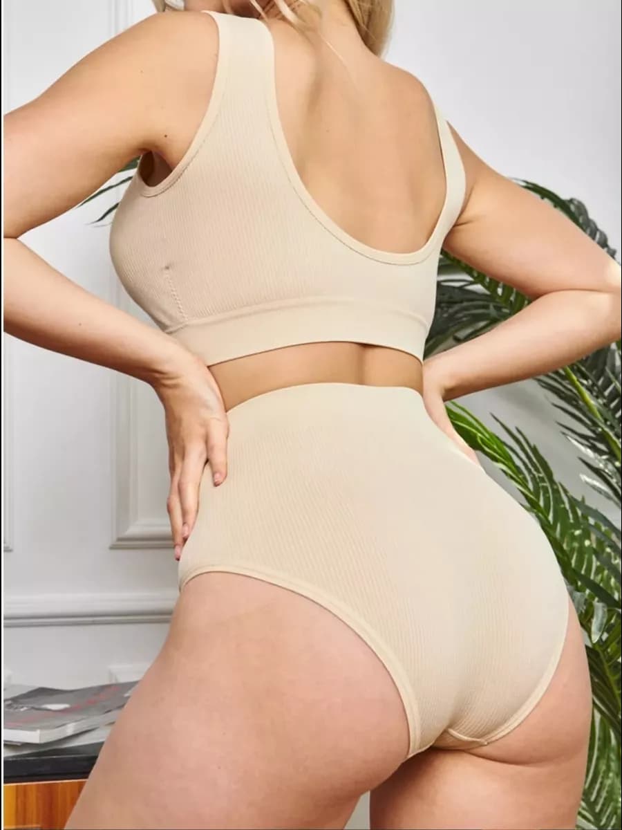 комплект нижнего белья бесшовный в рубчик