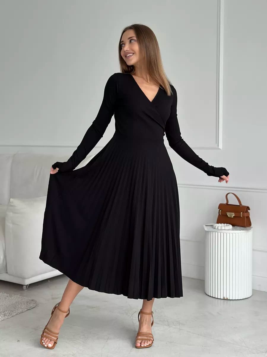 Платье плиссе на новогодний корпоратив