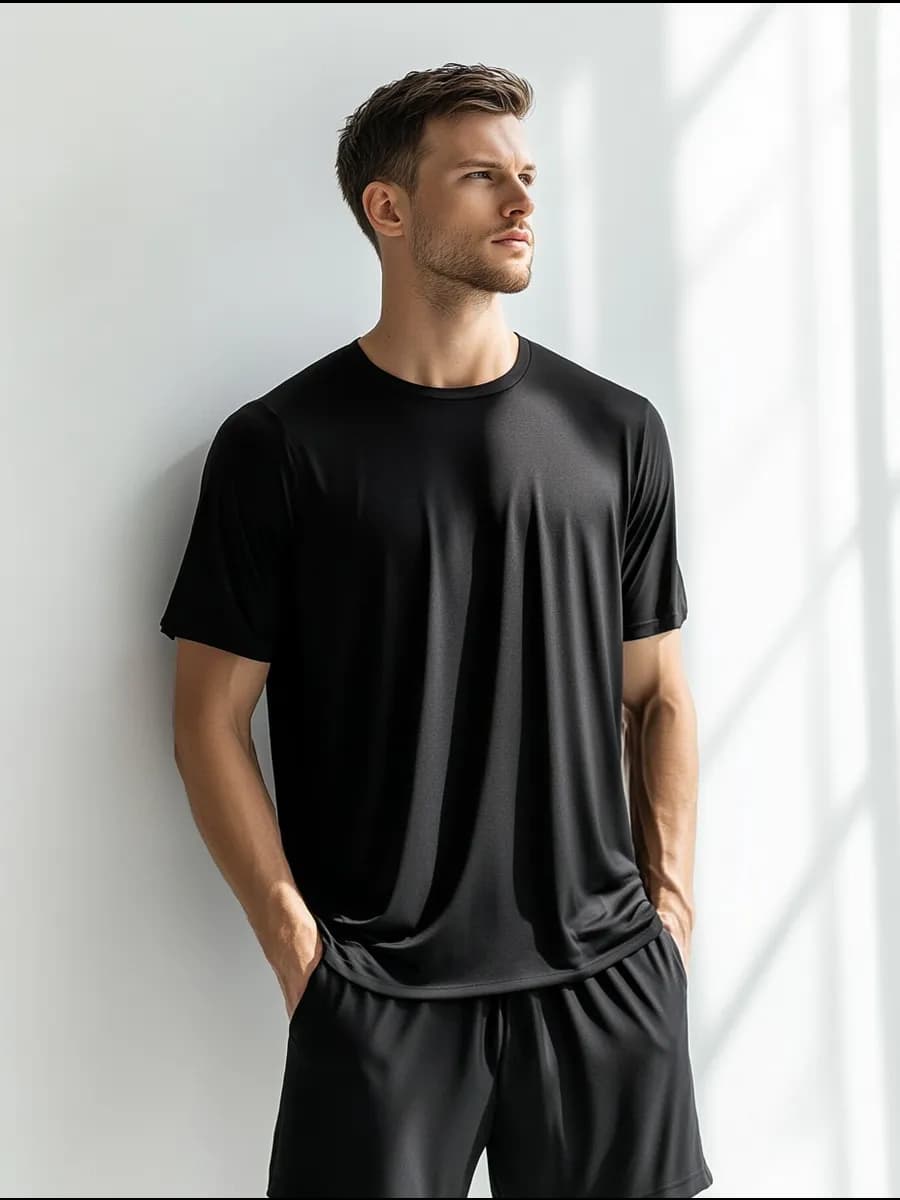 Пижама с шортами и футболкой. Домашний костюм