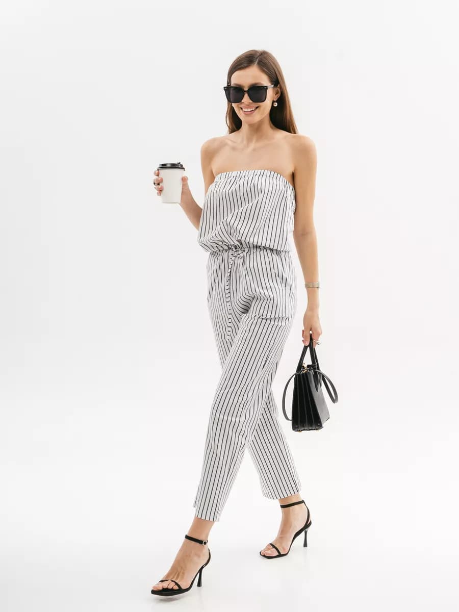 Стильный комбинезон из хлопка в полоску