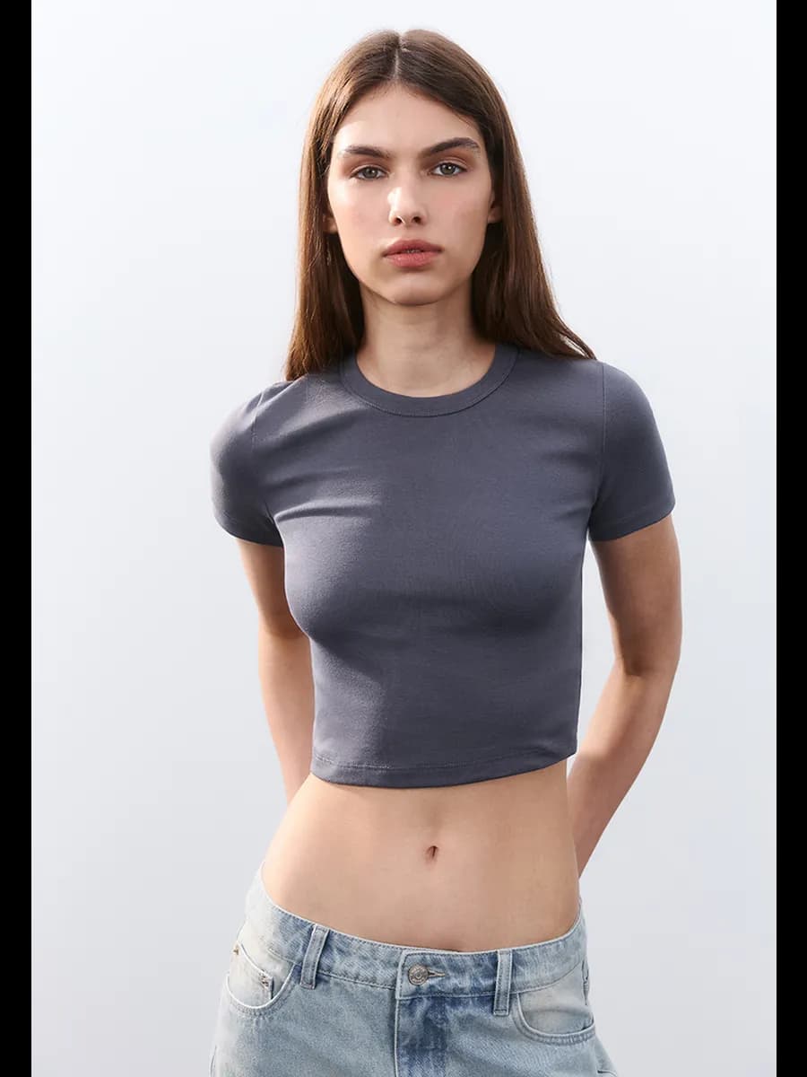 Футболка топ с укороченными рукавами