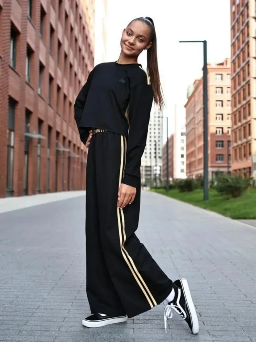 Костюм с широкими брюками палаццо y2k