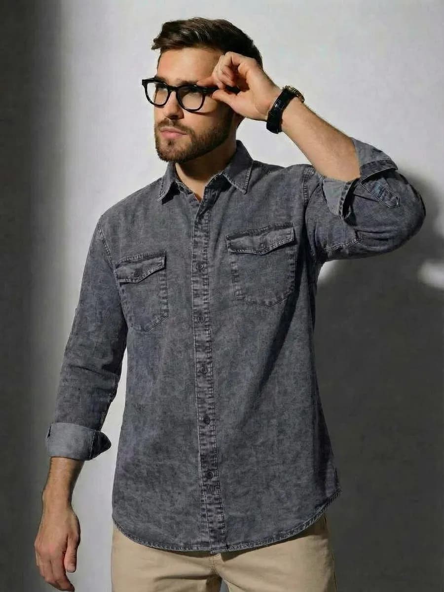 Джинсовая рубашка с длинным рукавом