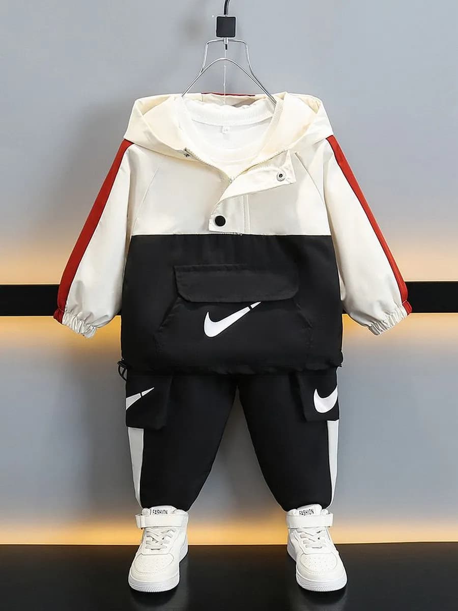 Костюмы для малышей,спортивные