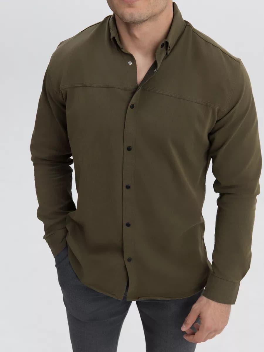 Рубашка приталенная с длинным рукавом