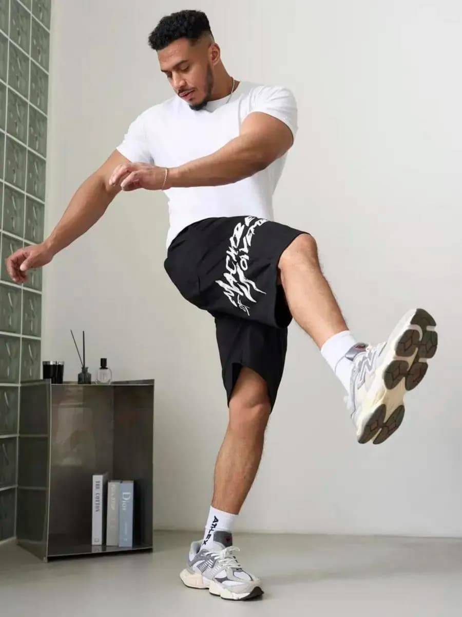 Спортивные шорты для тренировок и отдыха оверсайз