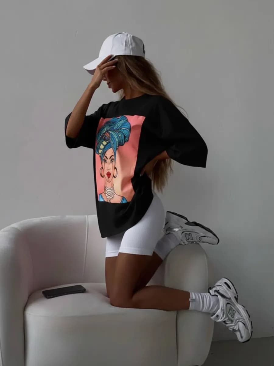 Футболка оверсайз с аппликацией