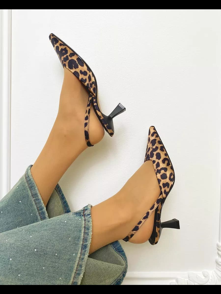 Туфли лодочки на низкой шпильке