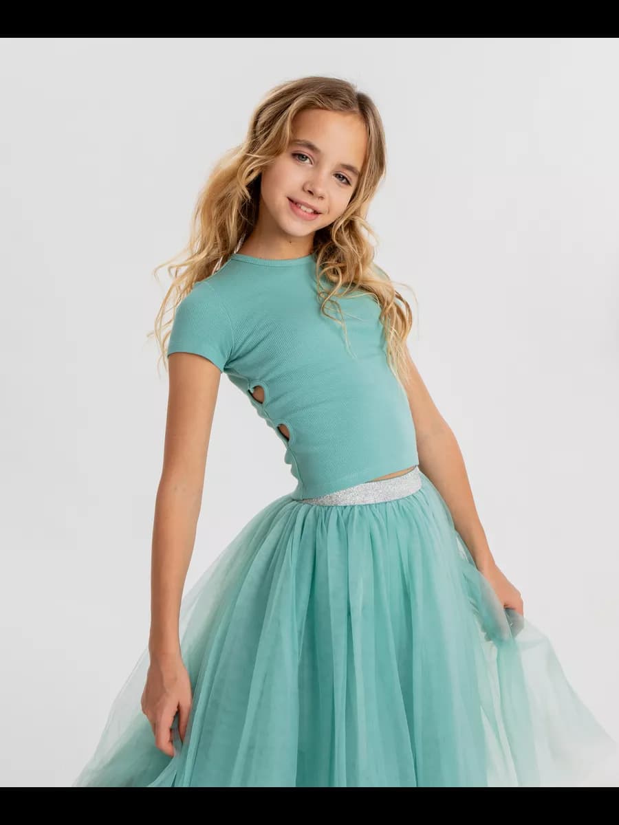 Футболка в рубчик с перфорацией