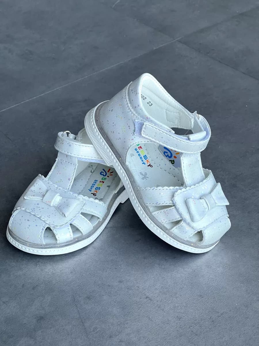 Сандалии на липучках